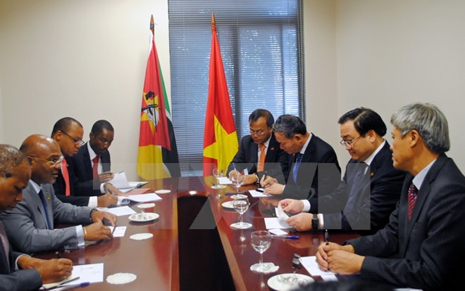 Concluye vicepremier vietnamita visita a Mozambique ảnh 1 Concluye vicepremier vietnamita visita a Mozambique ảnh 1