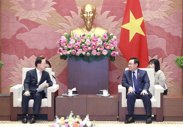 Aprecian aportes de Samsung al desarrollo económico de Vietnam ảnh 2 Aprecian aportes de Samsung al desarrollo económico de Vietnam ảnh 2