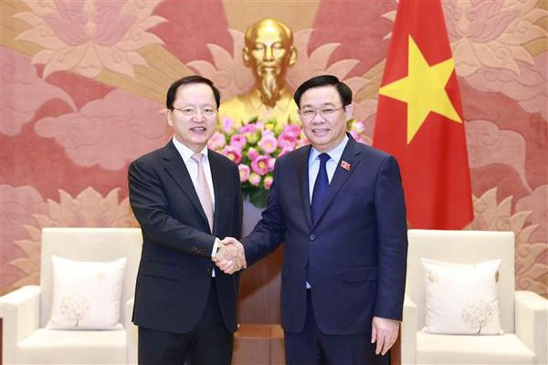 Aprecian aportes de Samsung al desarrollo económico de Vietnam ảnh 1 Aprecian aportes de Samsung al desarrollo económico de Vietnam ảnh 1