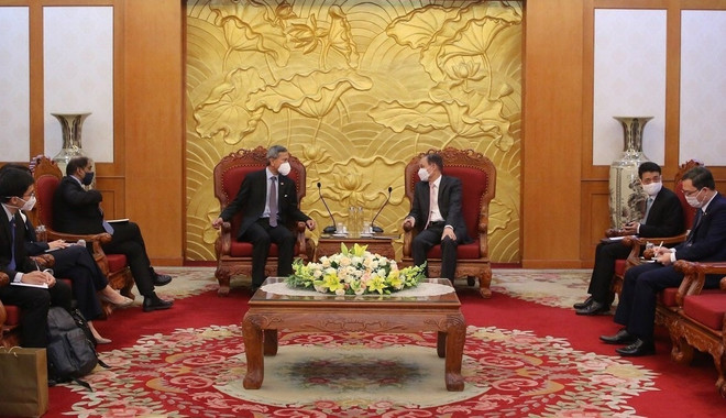 Resaltan lazos entre partidos gobernantes de Vietnam y Singapur ảnh 1 Resaltan lazos entre partidos gobernantes de Vietnam y Singapur ảnh 1