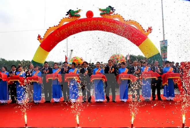 Inauguran nuevo puente que une Hanoi y provincia norteña de Phu Tho ảnh 1 Inauguran nuevo puente que une Hanoi y provincia norteña de Phu Tho ảnh 1