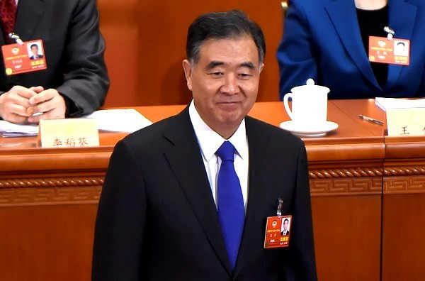 Felicitan en Vietnam al nuevo jefe del máximo órgano consultivo político de China ảnh 1