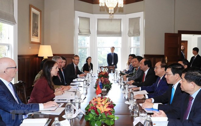 Primeros ministros de Vietnam y Nueva Zelanda acuerdan cooperar en múltiples sectores ảnh 1 Primeros ministros de Vietnam y Nueva Zelanda acuerdan cooperar en múltiples sectores ảnh 1