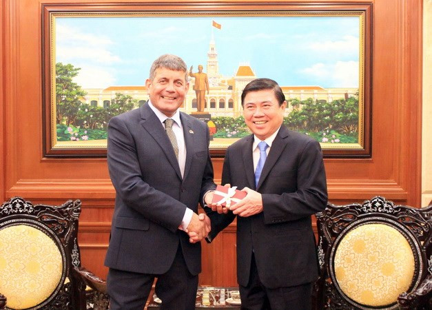 Ciudad Ho Chi Minh impulsa colaboración con Irlanda en agricultura verde ảnh 1