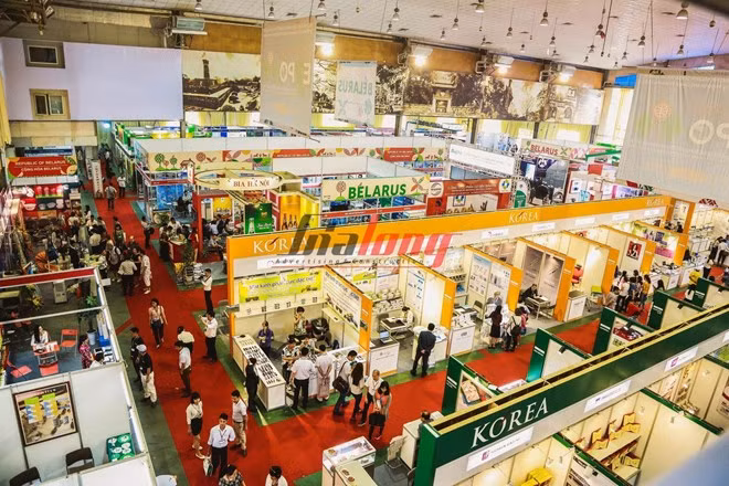 Nutrida participación internacional en feria comercial de Vietnam ảnh 1