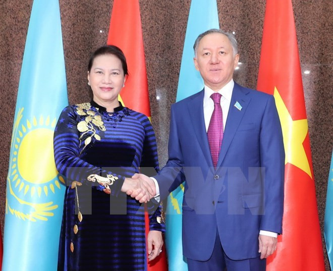 Máxima legisladora de Vietnam dialoga con titular de Cámara Baja de Kazajstán ảnh 1 Máxima legisladora de Vietnam dialoga con titular de Cámara Baja de Kazajstán ảnh 1