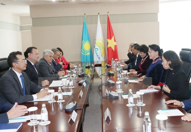 Impulsan cooperación entre partidos de Vietnam y Kazajstán ảnh 1 Impulsan cooperación entre partidos de Vietnam y Kazajstán ảnh 1