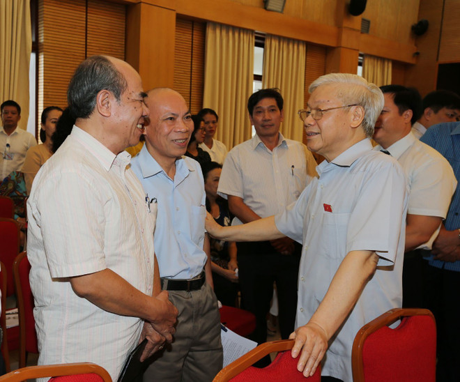 Máximo dirigente partidista de Vietnam dialoga con electores ảnh 1 Máximo dirigente partidista de Vietnam dialoga con electores ảnh 1