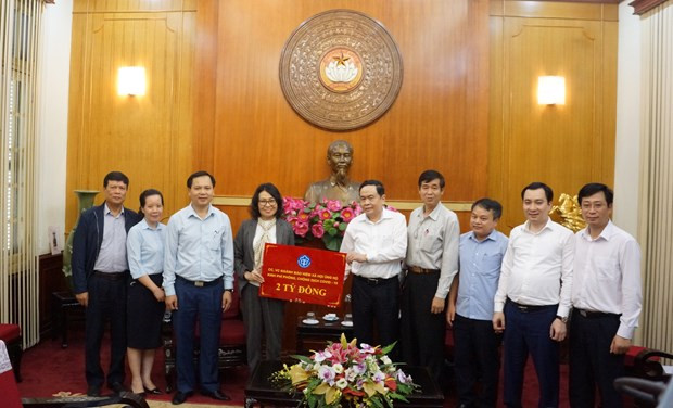 Empresas e individuos vietnamitas apoyan el combate contra COVID-19 ảnh 1 Empresas e individuos vietnamitas apoyan el combate contra COVID-19 ảnh 1