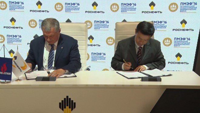 Vietnam y Rusia firman acuerdo de suministro de petróleo ảnh 1 Vietnam y Rusia firman acuerdo de suministro de petróleo ảnh 1