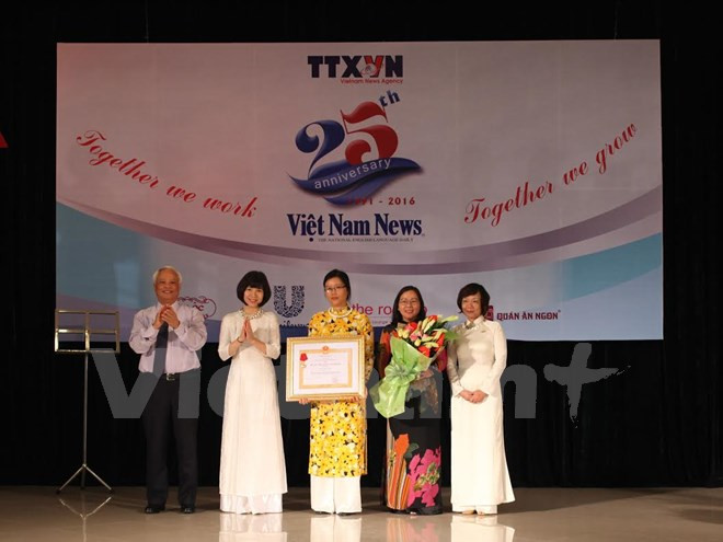 Viet Nam News marca 25 años de desarrollo con Orden de Trabajo ảnh 1 Viet Nam News marca 25 años de desarrollo con Orden de Trabajo ảnh 1