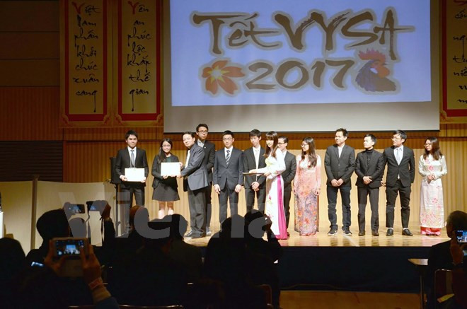 Comunidades vietnamitas en ultramar celebran el Tet ảnh 1 Comunidades vietnamitas en ultramar celebran el Tet ảnh 1