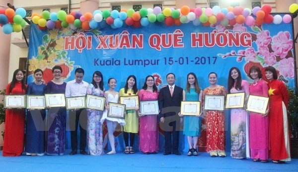 Vietnamitas en ultramar festejan el Tet ảnh 1