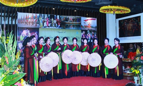 Efectúan gala artística de Vietnam en ciudad japonesa en saludo al Tet ảnh 1 Efectúan gala artística de Vietnam en ciudad japonesa en saludo al Tet ảnh 1