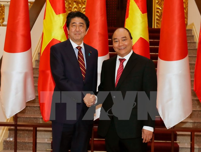 Premieres de Vietnam y Japón acuerdan reforzar nexos binacionales ảnh 1 Premieres de Vietnam y Japón acuerdan reforzar nexos binacionales ảnh 1