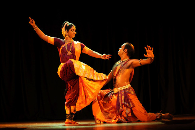 Abren en Hanoi clase gratuito de danza tradicional india ảnh 1