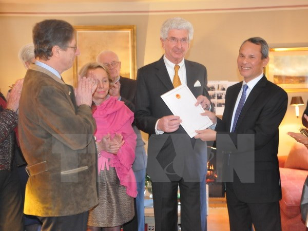 Barón De Grand Ry, otra vez designado Cónsul Honorario de Vietnam en Bélgica ảnh 1