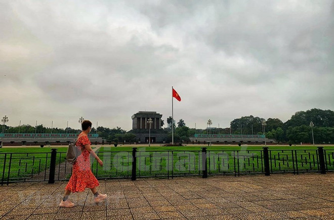 [Foto] Cierran icónicos sitios turísticos de Hanoi por COVID-19 ảnh 5