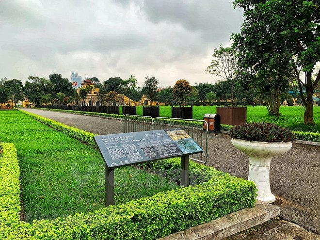 [Foto] Cierran icónicos sitios turísticos de Hanoi por COVID-19 ảnh 4