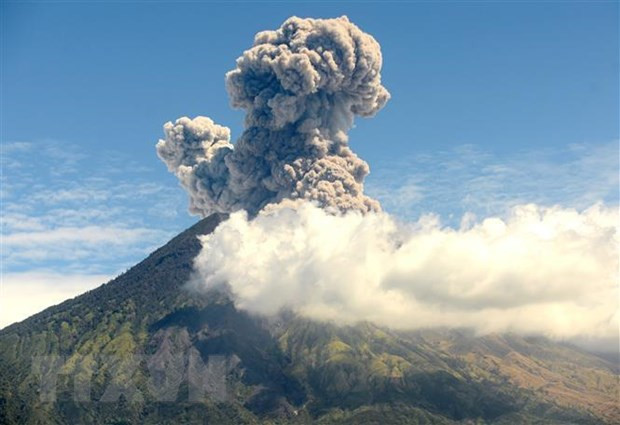 Entra nuevamente en erupción volcán Agung de Indonesia ảnh 1 Entra nuevamente en erupción volcán Agung de Indonesia ảnh 1