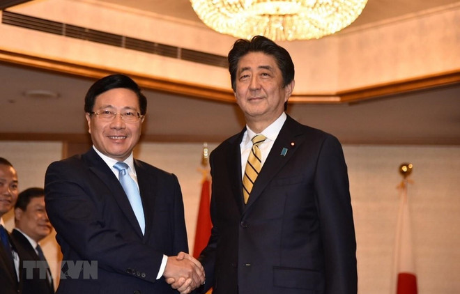 Vicepremier de Vietnam se reúne con Shinzo Abe al margen de conferencia en Japón ảnh 1 Vicepremier de Vietnam se reúne con Shinzo Abe al margen de conferencia en Japón ảnh 1