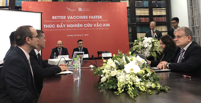 Cooperan Vietnam y Reino Unido en producción de vacunas contra gripe aviar y rabia ảnh 1 Cooperan Vietnam y Reino Unido en producción de vacunas contra gripe aviar y rabia ảnh 1