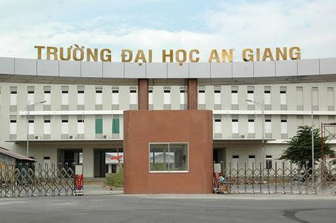 Asisten diplomáticos extranjeros a acto conmemorativo por la fundación de universidad vietnamita ảnh 1 Asisten diplomáticos extranjeros a acto conmemorativo por la fundación de universidad vietnamita ảnh 1