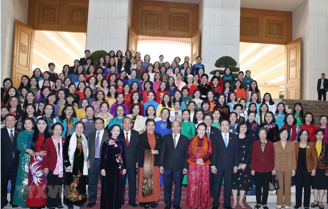 Destaca primer ministro de Vietnam importancia de la participación femenina en el desarrollo nacional ảnh 1 Destaca primer ministro de Vietnam importancia de la participación femenina en el desarrollo nacional ảnh 1