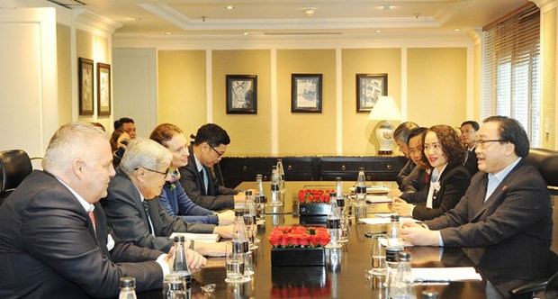 Visita Vietnam delegación del Partido Comunista de Francia ảnh 1 Visita Vietnam delegación del Partido Comunista de Francia ảnh 1