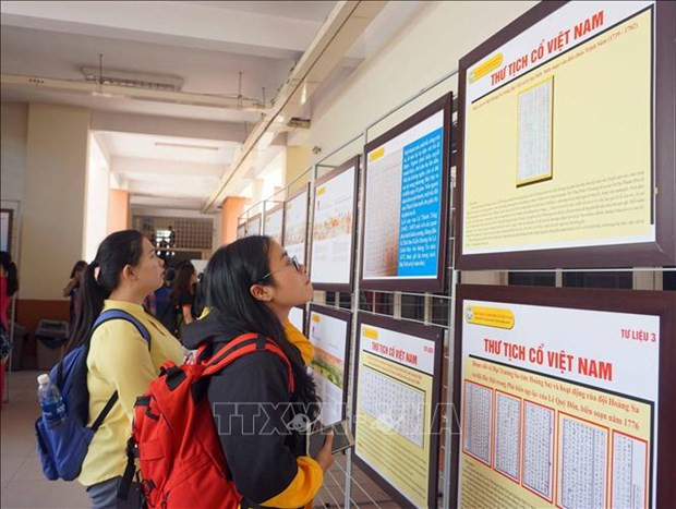 Celebran en Quang Ngai exhibición de soberanía vietnamita sobre archipiélagos de Hoang Sa y Truong Sa ảnh 1 Celebran en Quang Ngai exhibición de soberanía vietnamita sobre archipiélagos de Hoang Sa y Truong Sa ảnh 1
