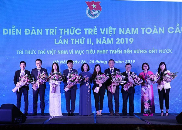 Concede Vietnam importancia a los jóvenes intelectuales nacionales ảnh 1