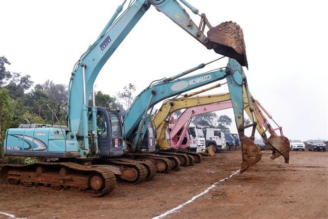 Inician construcción de complejo industrial del grupo vietnamita en Laos ảnh 2