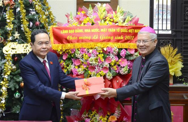 Funcionario vietnamita felicita a comunidad religiosa por Navidad ảnh 1 Funcionario vietnamita felicita a comunidad religiosa por Navidad ảnh 1