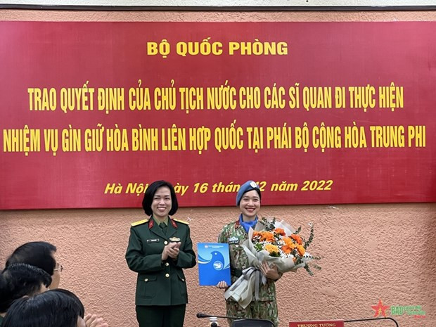 Vietnam envía cuatro cascos azules vietnamitas a la República Centroafricana ảnh 2
