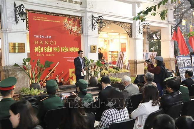 Celebran en Hanoi exposición sobre triunfo “Dien Bien Phu en el aire” ảnh 2 Celebran en Hanoi exposición sobre triunfo “Dien Bien Phu en el aire” ảnh 2