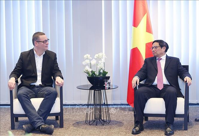 Premier vietnamita recibe a presidente del Partido del Trabajo de Bélgica ảnh 1