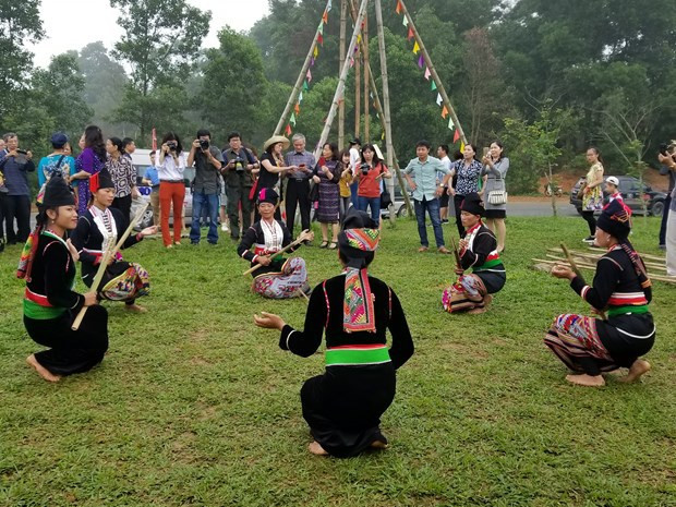 Celebran múltiples actividades culturales de etnias minoritarias en Hanoi en agosto ảnh 2 Celebran múltiples actividades culturales de etnias minoritarias en Hanoi en agosto ảnh 2