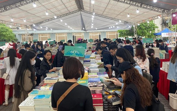 Cultivan en Vietnam gusto por la lectura mediante diversos medios ảnh 3