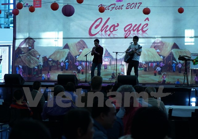 Estudiantes vietnamitas en Australia promueven cultura tradicional a amigos internacionales ảnh 1