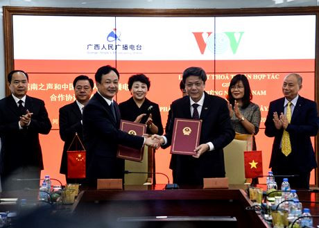 Radioemisoras vietnamita y china firman nuevo acuerdo de cooperación ảnh 1 Radioemisoras vietnamita y china firman nuevo acuerdo de cooperación ảnh 1