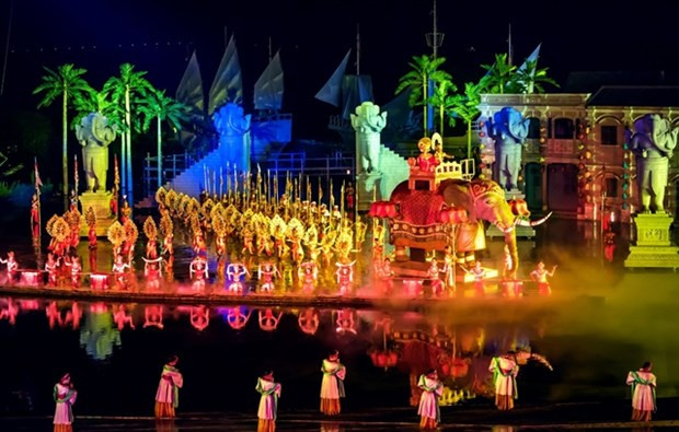 Festival de linternas ilumina ciudad antigua vietnamita ảnh 1 Festival de linternas ilumina ciudad antigua vietnamita ảnh 1