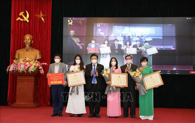 Premian a ganadores del concurso en promoción del aprendizaje del idioma vietnamita en ultramar ảnh 1 Premian a ganadores del concurso en promoción del aprendizaje del idioma vietnamita en ultramar ảnh 1