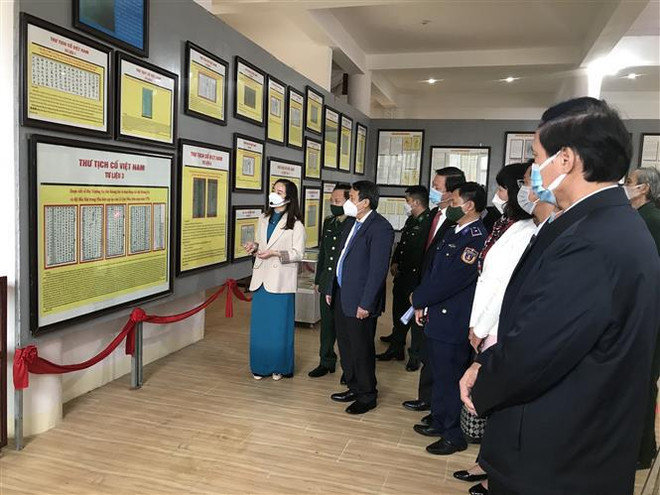 Exposición evidencia soberanía vietnamita sobre archipiélagos de Hoang Sa y Truong Sa ảnh 1