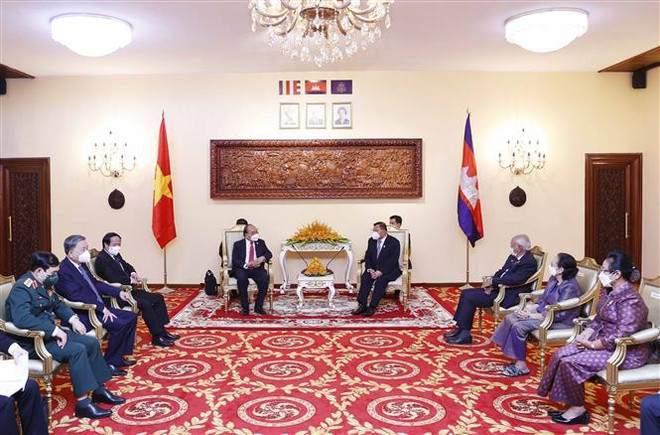Presidente de Vietnam se reúne con dirigentes de Senado y Asamblea Nacional de Camboya ảnh 2 Presidente de Vietnam se reúne con dirigentes de Senado y Asamblea Nacional de Camboya ảnh 2