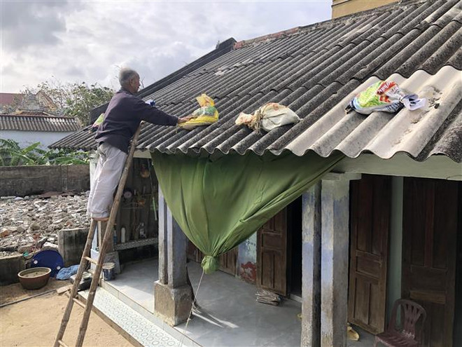 Tifón Rai se desplaza hacia el Norte-Noreste y se debilita ảnh 3