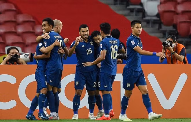 Vietnam pierde 2-0 contra Tailandia en semifinales de Copa AFF Suzuki ảnh 1