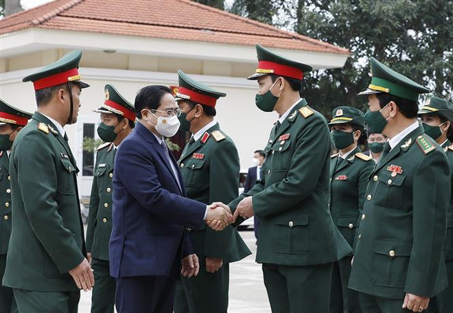 Premier vietnamita asiste a ceremonia conmemorativa del natalicio del General Vo Nguyen Giap ảnh 3 Premier vietnamita asiste a ceremonia conmemorativa del natalicio del General Vo Nguyen Giap ảnh 3