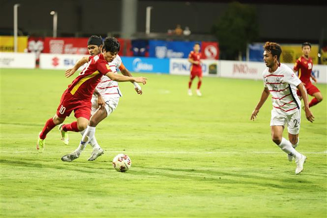Vietnam avanza a semifinales de Copa AFF Suzuki con goleada a Camboya ảnh 3