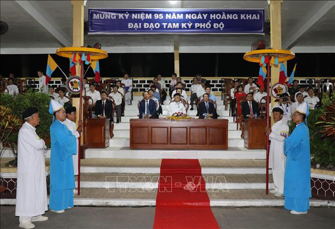 Celebran en Vietnam aniversario de fundación de la religión autóctona de Cao Dai ảnh 1