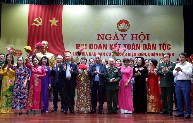 Asiste premier de Vietnam a festival de gran unidad nacional en Hanoi ảnh 1 Asiste premier de Vietnam a festival de gran unidad nacional en Hanoi ảnh 1